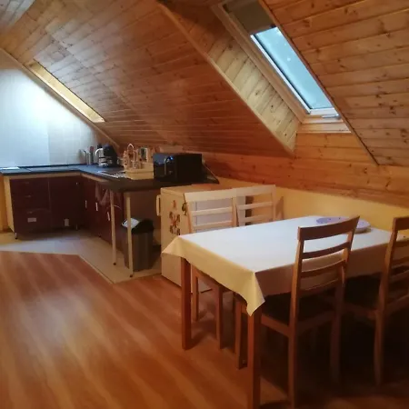 Klara Apartmanhaz Lejlighed *